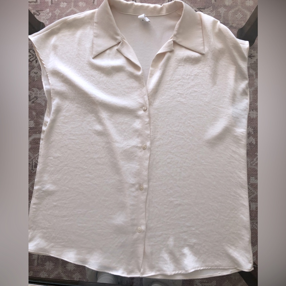 Collared blouse with cap sleeve